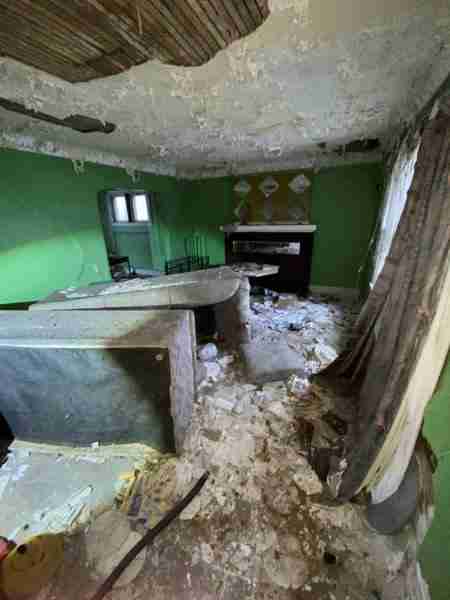 14475 Robson (22).jpg